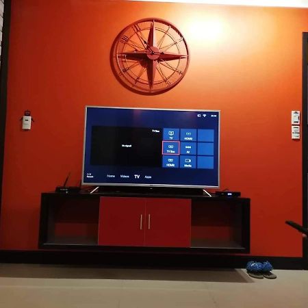 Cubao Manhattan Heights Unit 11Pq Tower B, 1Br Кесон-Сити Экстерьер фото